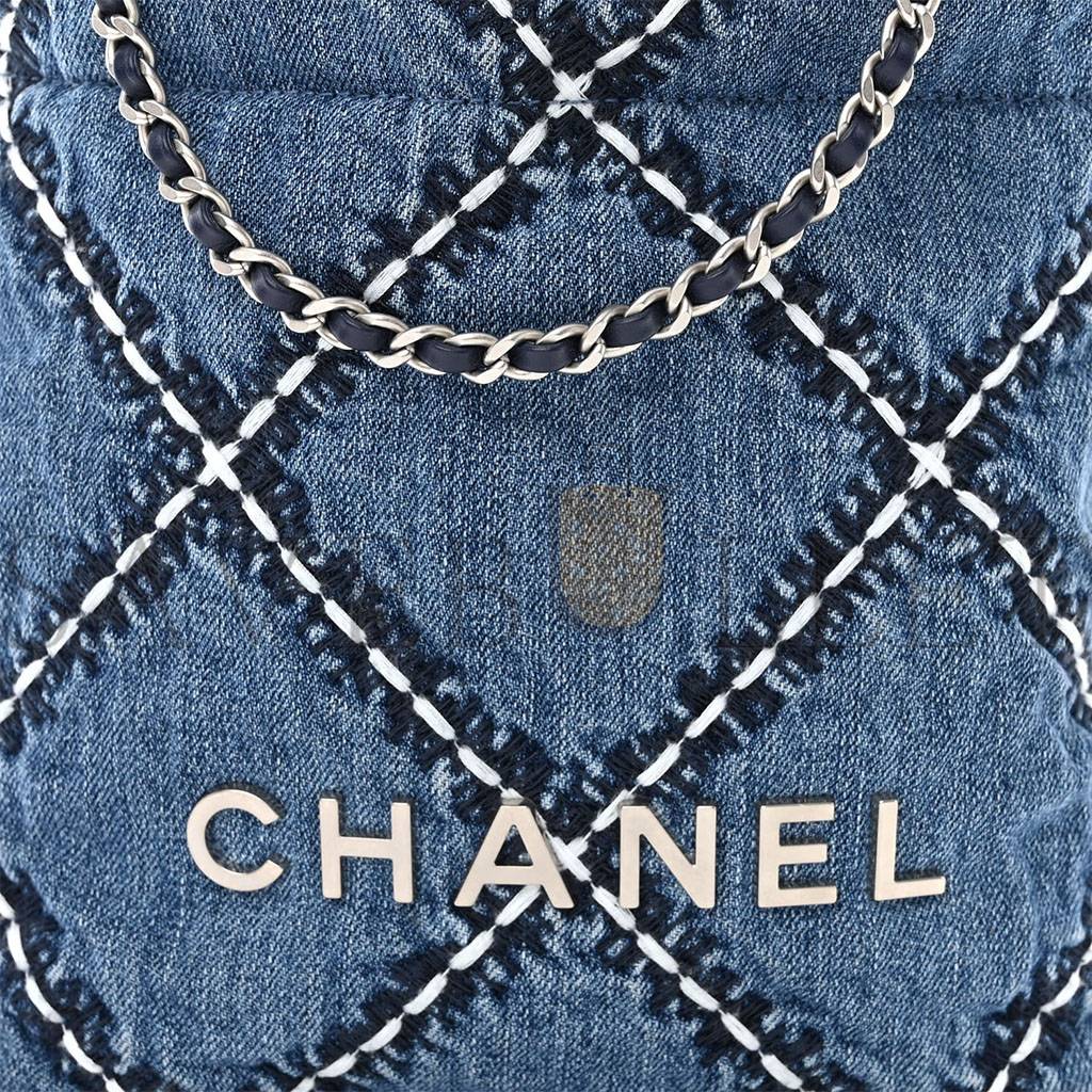 CHANEL STITCHED DENIM QUILTED MINI CHANEL 22 BLUE (19*18*6cm)