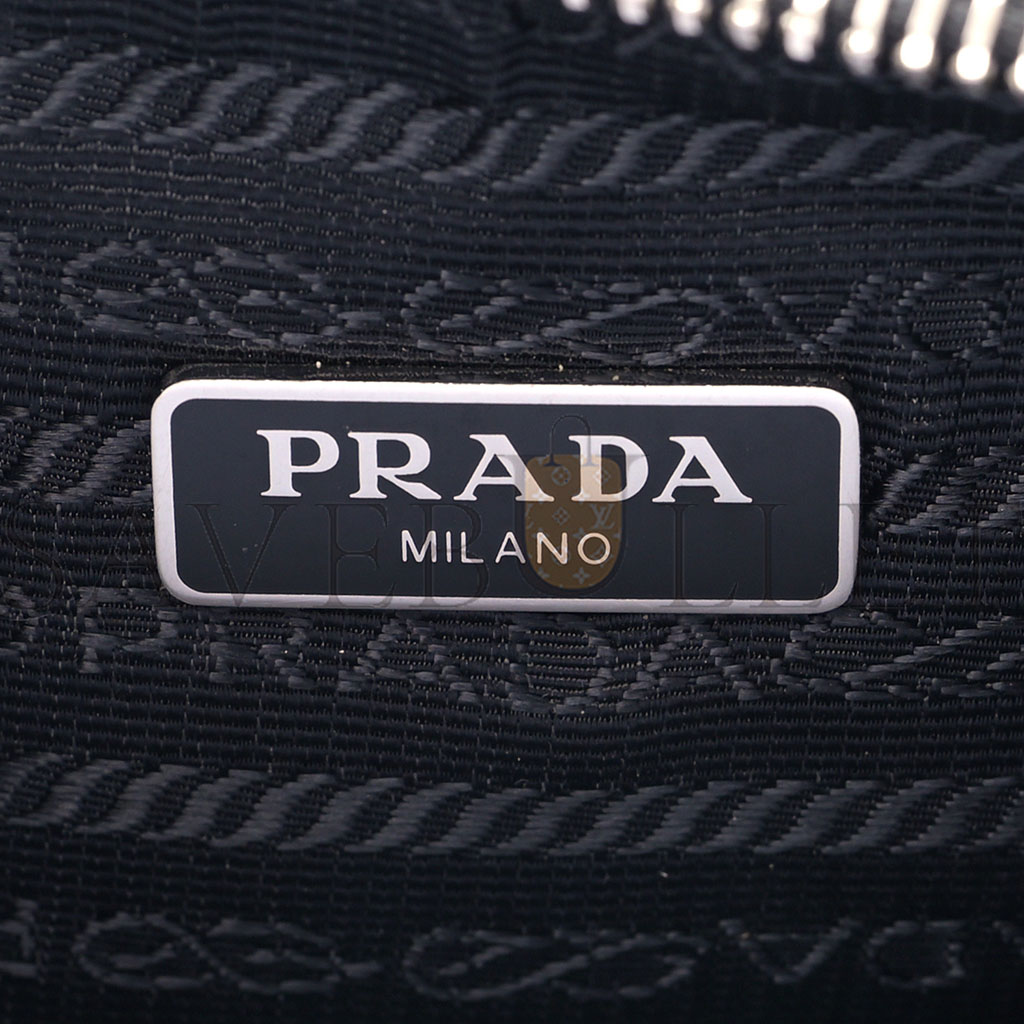 PRADA NYLON RE-EDITION 2005 SHOULDER BAG BLACK (22*18*6cm) PRADA NYLON RE-EDITION 2005 SHOULDER BAG BLACK (22*18*6cm)