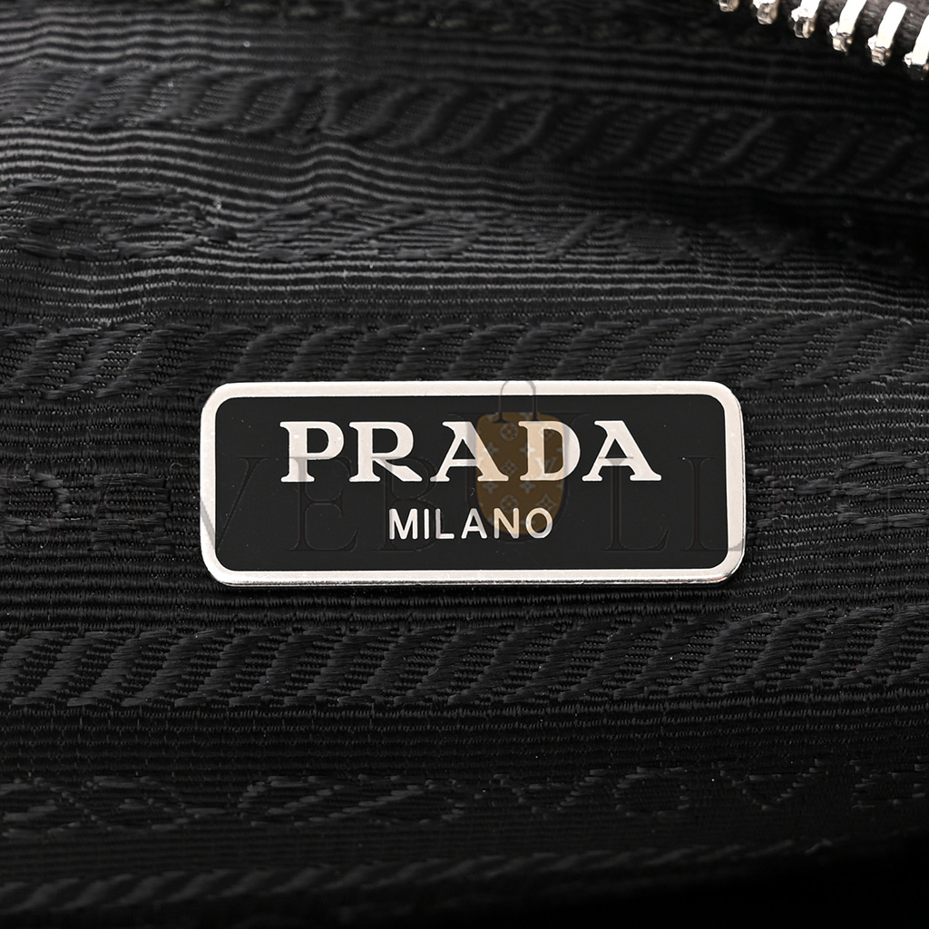 PRADA NYLON RE-EDITION 2005 SHOULDER BAG BLACK (22*17*6cm) PRADA NYLON RE-EDITION 2005 SHOULDER BAG BLACK (22*17*6cm)