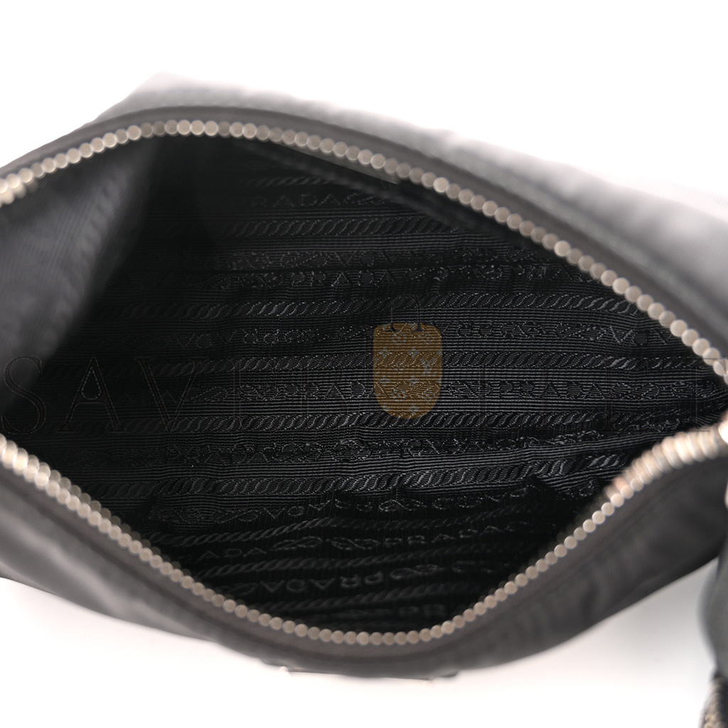 PRADA NYLON RE-EDITION 2005 SHOULDER BAG BLACK (22*17*6cm) PRADA NYLON RE-EDITION 2005 SHOULDER BAG BLACK (22*17*6cm)