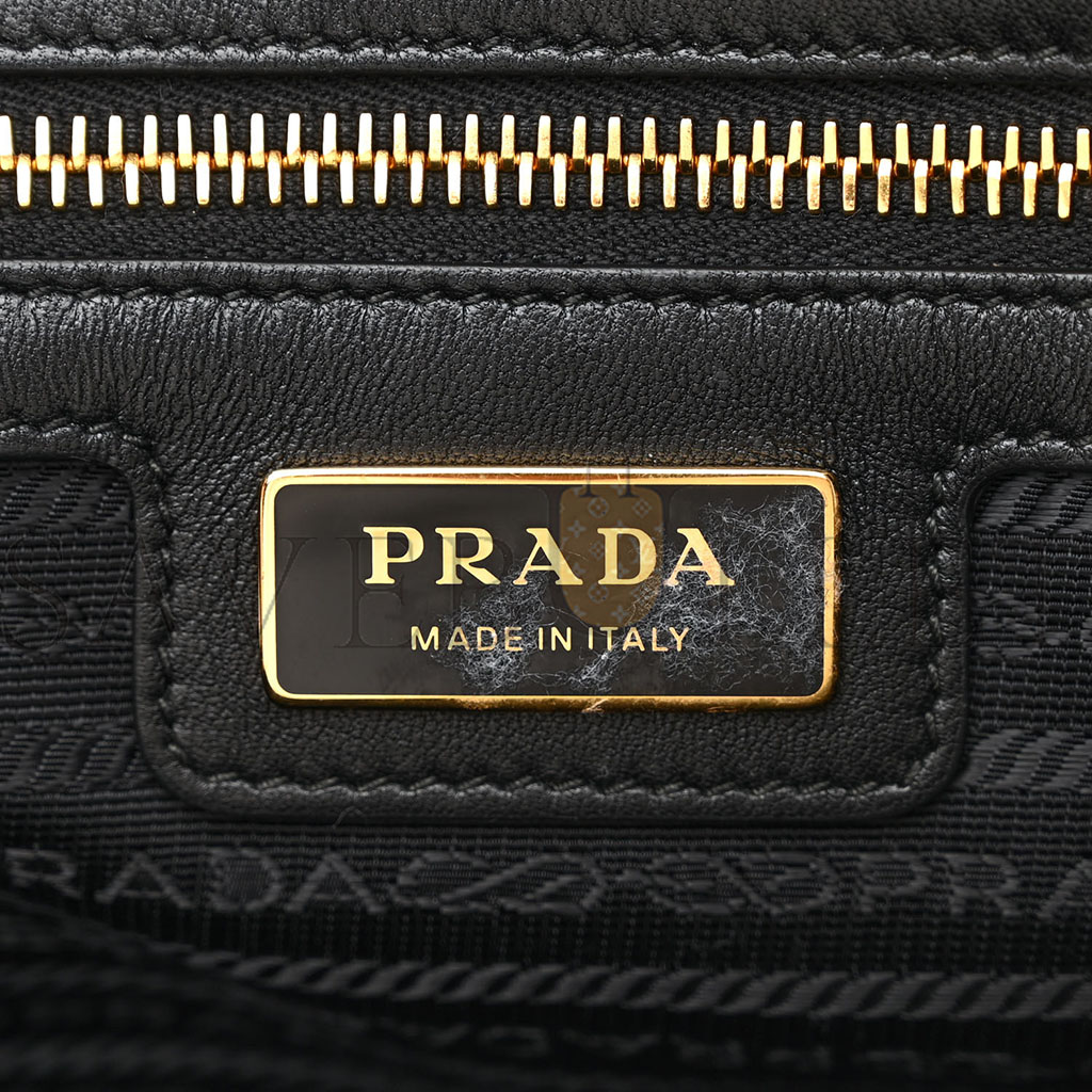 PRADA NYLON SAFFIANO RE-EDITION 2005 TOP HANDLE BAG BLACK (20*11*10cm) PRADA NYLON SAFFIANO RE-EDITION 2005 TOP HANDLE BAG BLACK (20*11*10cm)