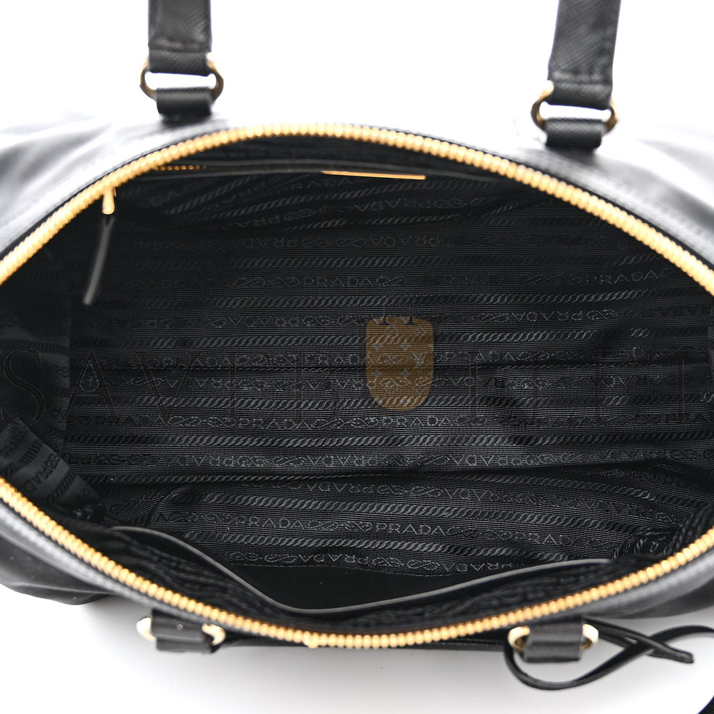 PRADA NYLON SAFFIANO RE-EDITION 2005 TOP HANDLE BAG BLACK (20*11*10cm) PRADA NYLON SAFFIANO RE-EDITION 2005 TOP HANDLE BAG BLACK (20*11*10cm)