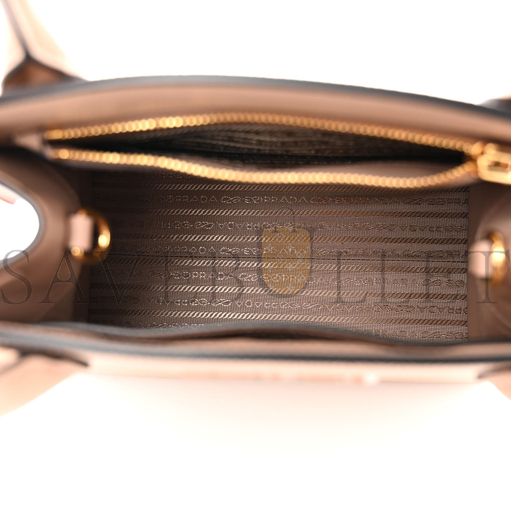 PRADA SAFFIANO CUIR SMALL MONOCHROME TOP HANDLE TOTE CIPRIA (25*20*13cm) PRADA SAFFIANO CUIR SMALL MONOCHROME TOP HANDLE TOTE CIPRIA (25*20*13cm)